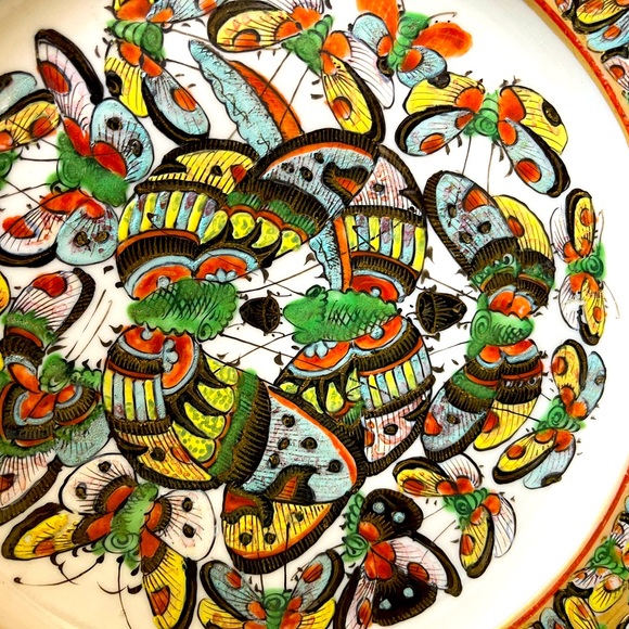 Plate *made and purchased in China*  🇨🇳 - Picture 2 of 4